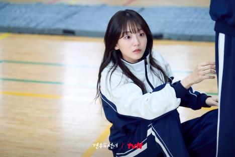 Choo Young Woo, Cho Yi Hyun, And Cha Kang Yoon Form An Intriguing Dynamic In New Drama “Head Over Heels” 8