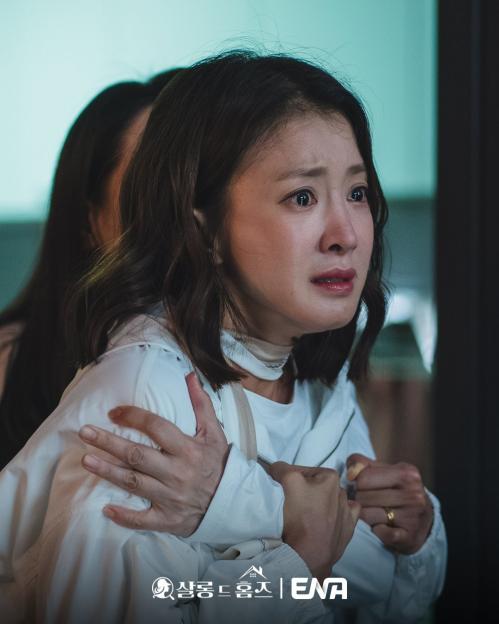 Lee Si Young, Jung Young Joo, Nam Ki Ae, And Dasom Face Their Final Case In “Salon De Holmes” 6