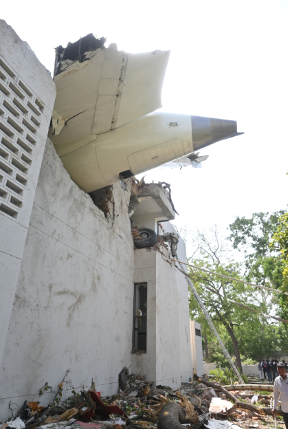 Plane crash into building.
