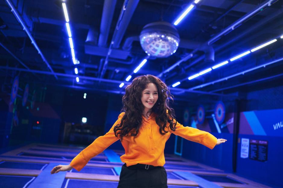 Ahn Bo Hyun And Sung Dong Il Struggle To Manage Devil Lim YoonA In New Film “Pretty Crazy” 10