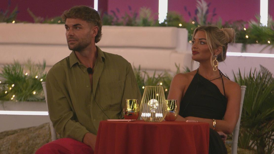 Yas and Blu from Love Island on a date.