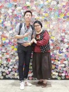 University student Kwon Dae-hee with his mother, Lee Na Geum.