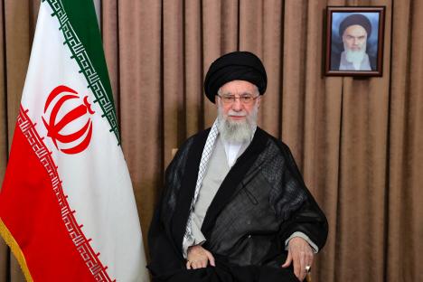 Ayatollah Ali Khamenei speaking in Tehran.