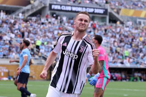 Teun Koopmeiners of Juventus celebrates scoring a goal.