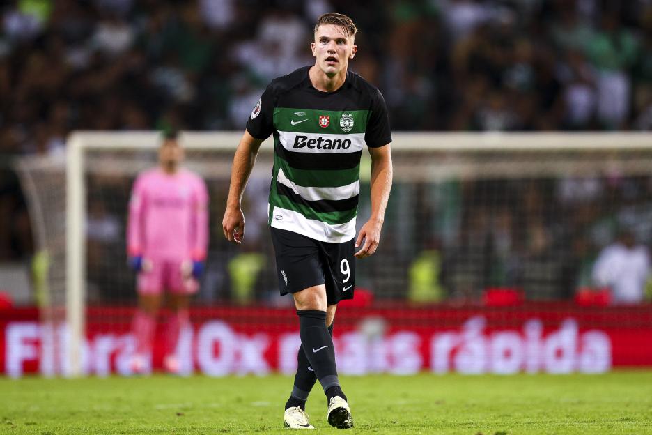Viktor Gyokeres of Sporting CP on a soccer field.
