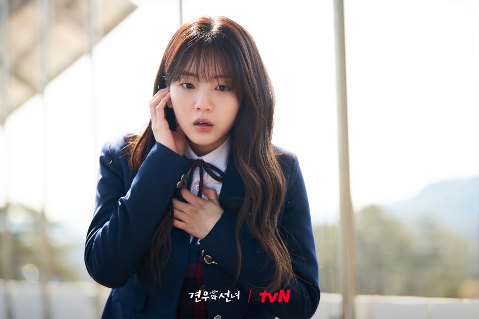 Cho Yi Hyun And Choo Young Woo Tackle Trouble Side By Side In “Head Over Heels” 7