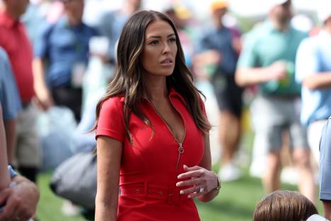 Paulina Gretzky at the Par Three Contest.