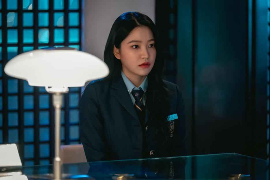 First Impressions: &#8220;BITCH X RICH 2&#8221; Is All About Tense Power Struggles, Unexpected Alliances, And Dark Secrets 7