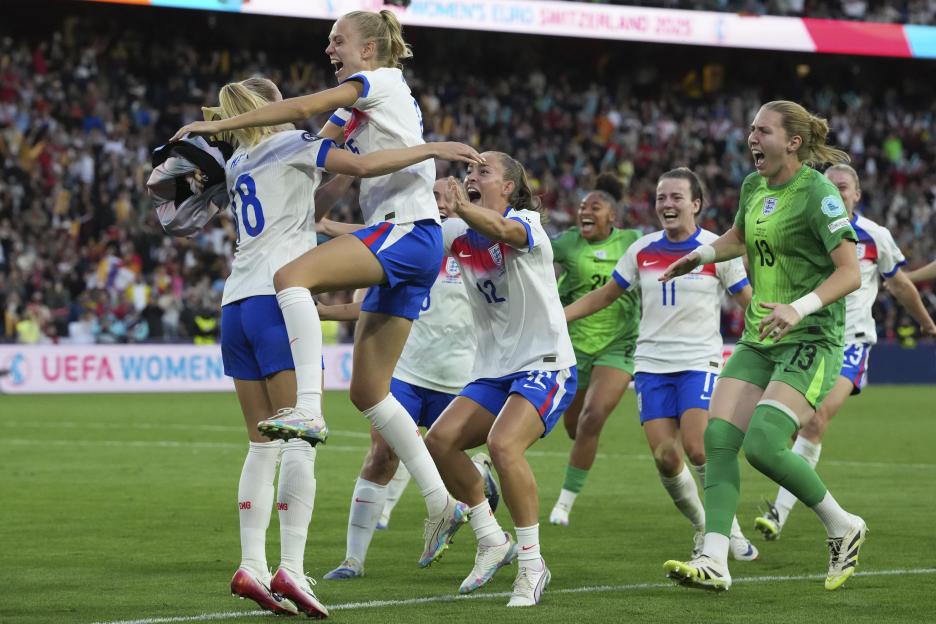 England's women's soccer team celebrates their Euro 2025 win.