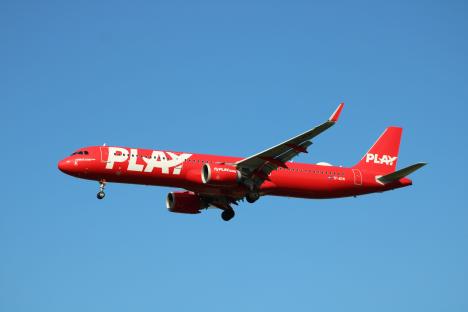 Play Airlines Airbus A321neo landing.