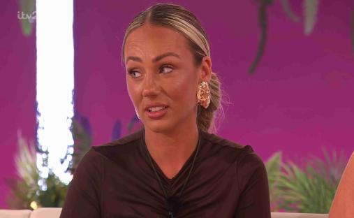 Megan from Love Island discussing the boys' challenge kisses.