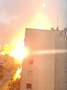 Footage of an Iranian ballistic missile strike on a Beersheba apartment building.