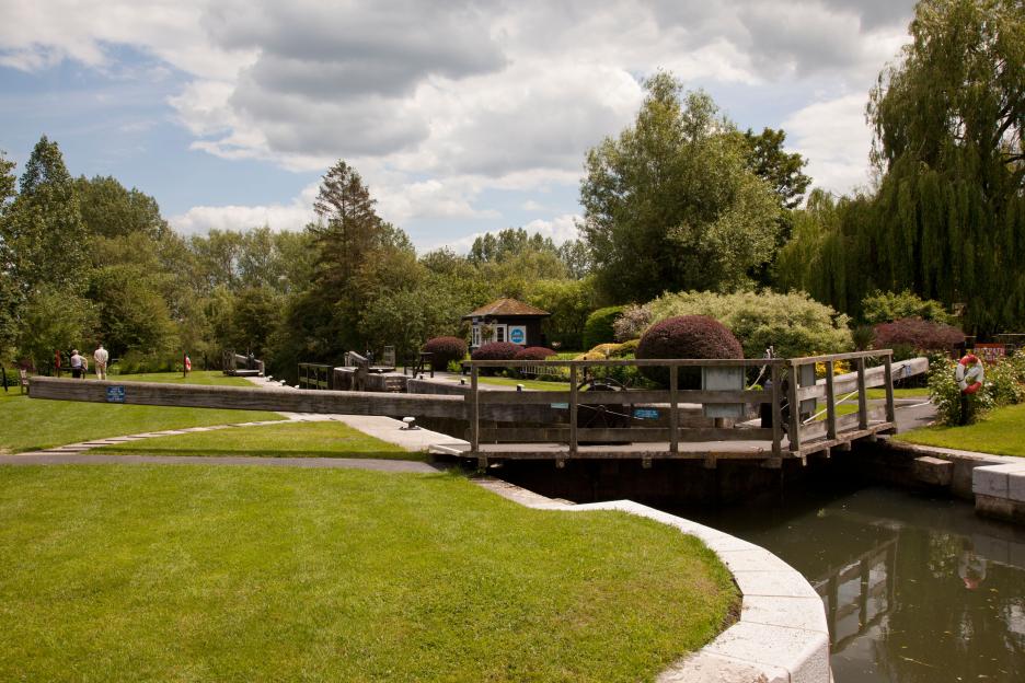 Buscot Lock on the River Thames.