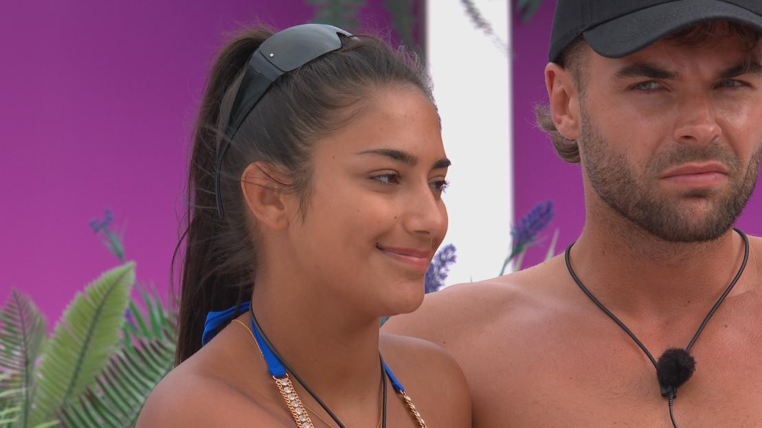 Shakira and Harry from Love Island.