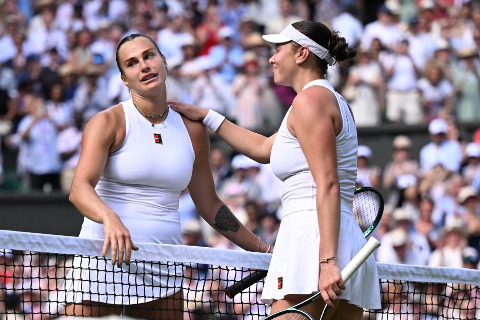 Amanda Anisimova congratulates Aryna Sabalenka after a Wimbledon tennis match.