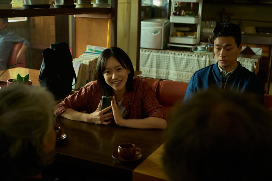 Park Jung Min, Han Ji Hyun, And More Delve Into Shin Hyun Been's Mysterious Death In New Film “The Ugly” 9