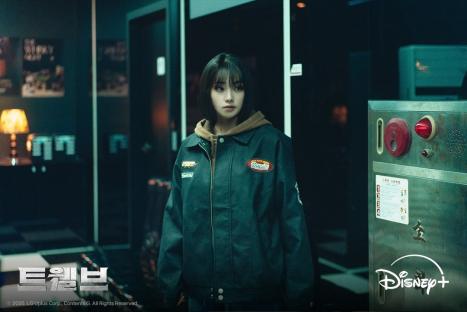 &#8220;Twelve&#8221; Confirms Premiere Plans With First Look At Ma Dong Seok, Park Hyung Sik, Seo In Guk, Lee Joo Bin, And More 7