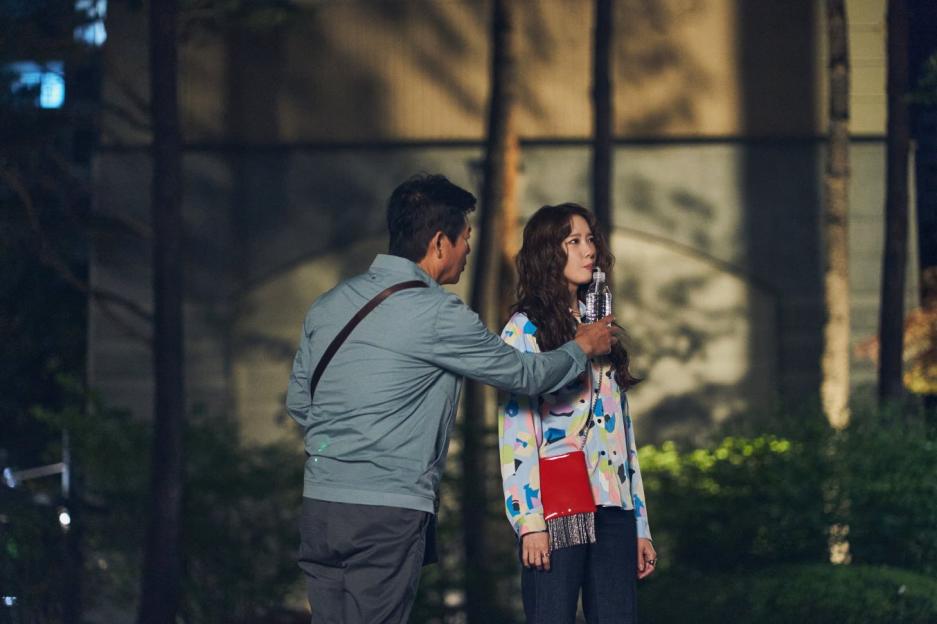 Ahn Bo Hyun And Sung Dong Il Struggle To Manage Devil Lim YoonA In New Film “Pretty Crazy” 7