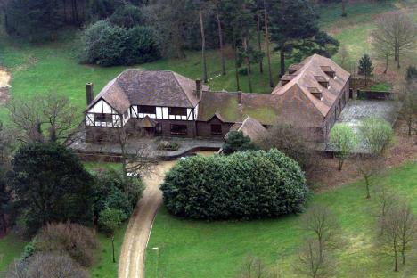 Aerial view of Kenneth Noyes' house.