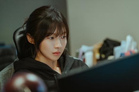 Joo Hyun Young&#8217;s Quest For YouTube Views Leads To Horrifying Discovery In New Film &#8220;Ghost Train&#8221; 3