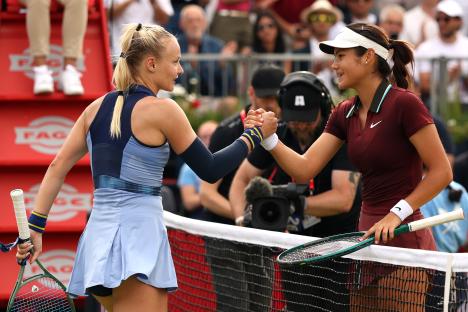Emma Raducanu becomes British No1 for first time in two years after beating star who’s blind in one eye at Queen’s 4