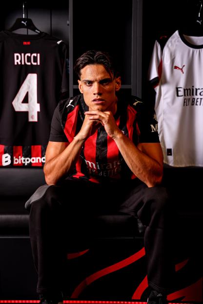 Samuele Ricci in AC Milan jersey.