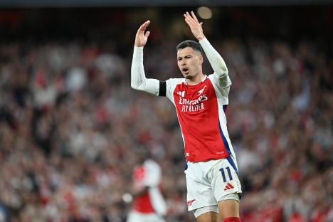 Gabriel Martinelli of Arsenal in action during a UEFA Champions League match.