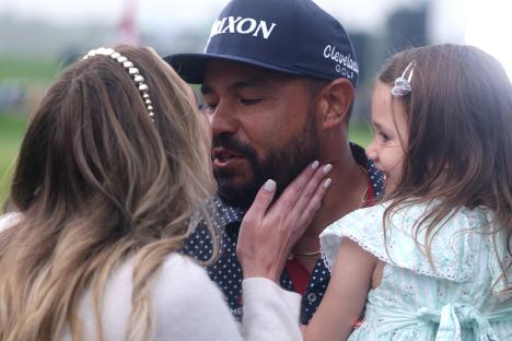 J.J. Spaun celebrates his U.S. Open win with his wife and daughter.