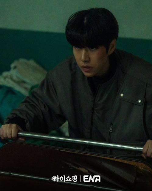 Won Jin Ah Caught In Dex's Grasp Amid A Fierce Showdown In “The Defects” 5