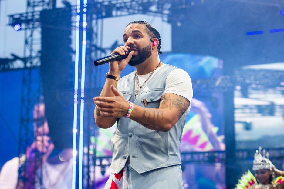 Drake performing at Wireless Festival.