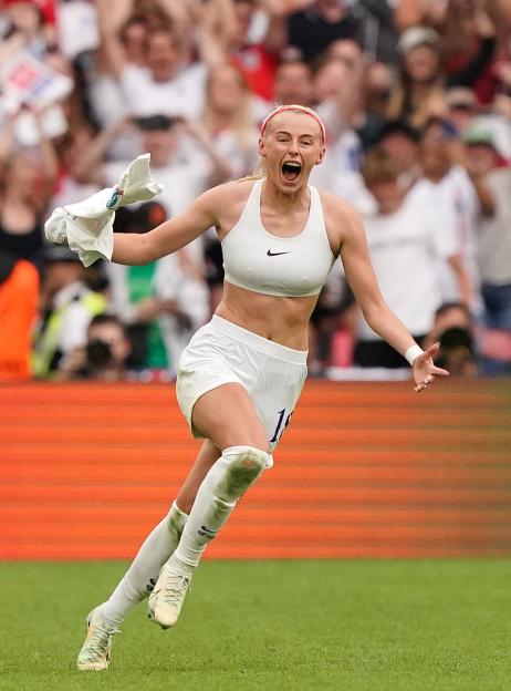 Chloe Kelly celebrating a goal at the UEFA Women's Euro 2022 final.