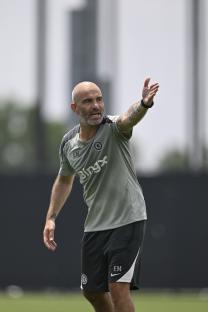 Enzo Maresca, Chelsea head coach, coaching during a training session.