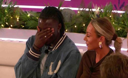 Megan tells Meg and Shakira that the boys kissed who they wanted to in a challenge.