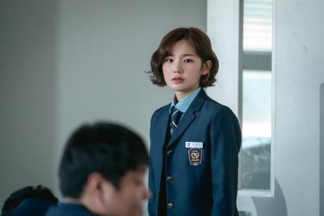 Lee Eun Saem Becomes The First Underprivileged Student To Join Diamond 6 In &#8220;BITCH X RICH 2&#8221; 3