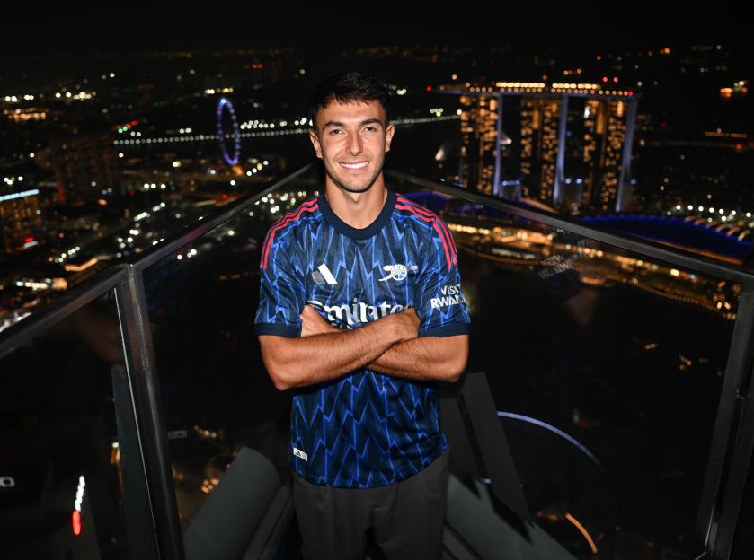Martin Zubimendi in Arsenal's away kit.