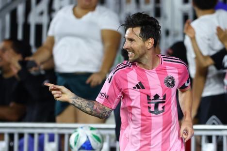 FORT LAUDERDALE, FLORIDA - MAY 28: Lionel Messi #10 of Inter Miami CF celebrates scoring his team's fourth goal during the MLS match between Inter Miami CF and CF Montréal at Chase Stadium on May 28, 2025 in Fort Lauderdale, Florida. (Photo by Megan Briggs/Getty Images)