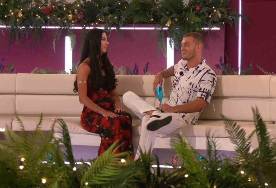 Blu and Yasmin from Love Island talking.