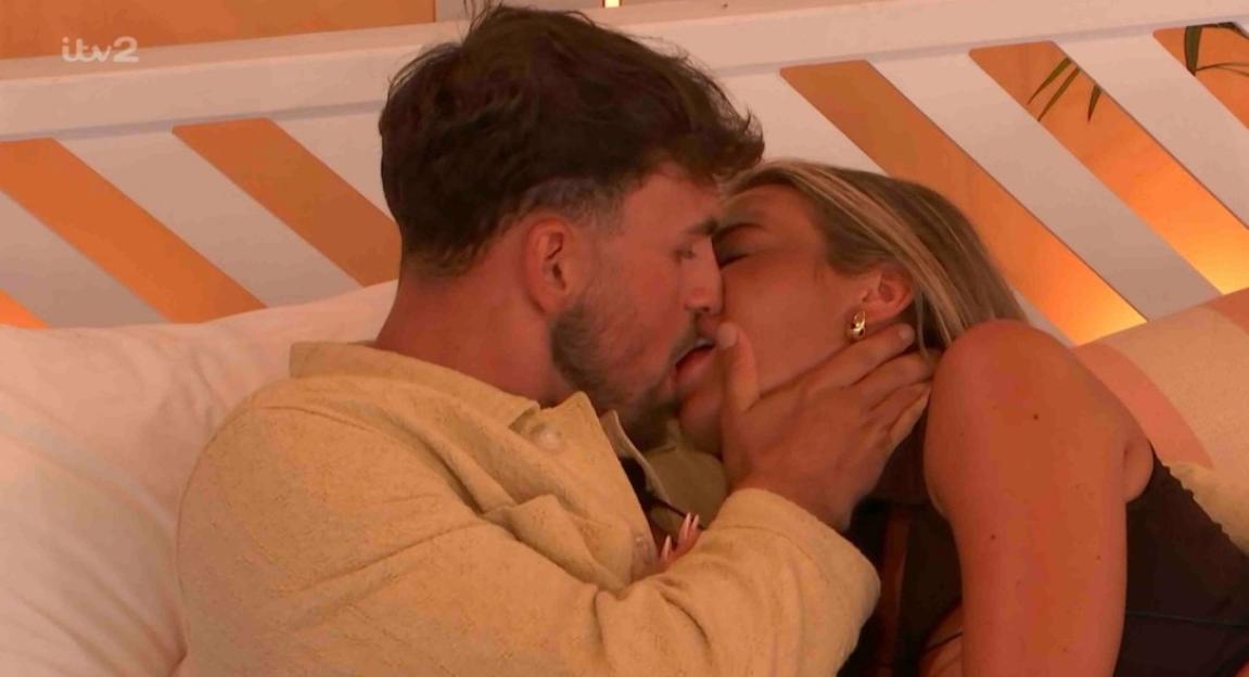 EROTEME.CO.UK FOR UK SALES: Contact Caroline 00 44208 374 8542 If bylined must credit ITV2 Love Island Picture Shows: Angel tickling Ty. They then kiss. NON-EXCLUSIVE Date: Sunday 20th July 2025 Job: 250720UT10 London, UK EROTEME.CO.UK Disclaimer note of Eroteme Ltd: Eroteme Ltd does not claim copyright for this image. This image is merely a supply image and payment will be on supply/usage fee only.