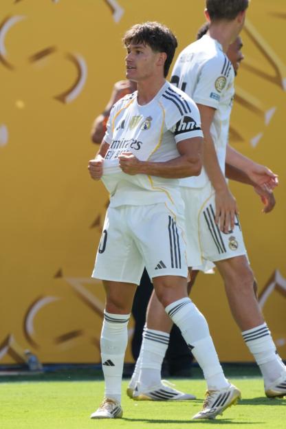 EAST RUTHERFORD, NEW JERSEY - JULY 05: Fran Garcia of Real Madrid CF celebrates scoring the second goal for the team during the FIFA Club World Cup 2025 quarter final match between Real Madrid CF and Borussia Dortmund at MetLife Stadium on July 05, 2025 in East Rutherford, New Jersey. (Photo by Etsuo Hara/Getty Images)