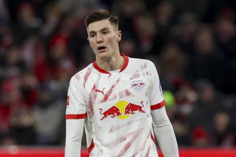 Benjamin Sesko of RB Leipzig looking dejected during a soccer match.