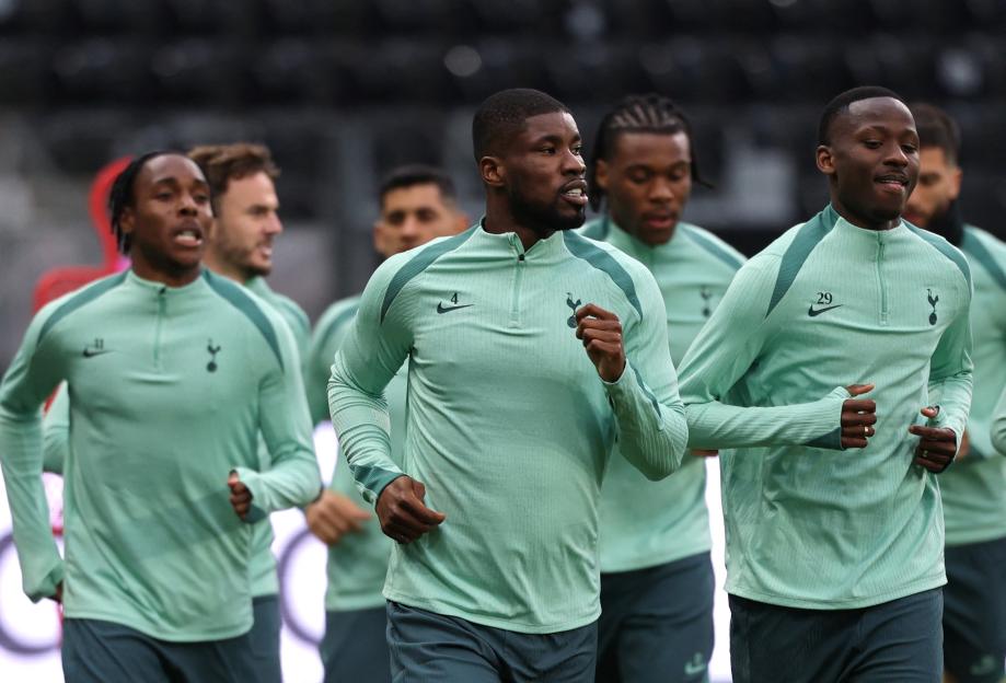 Tottenham Hotspur players warming up.