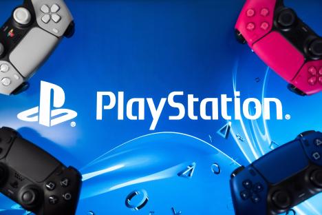 PlayStation 5 logo and controllers.