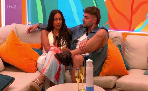 EROTEME.CO.UK FOR UK SALES: Contact Caroline 00 44208 374 8542 If bylined must credit ITV2 Love Island Picture Shows: Shakira and Harry get close. NON-EXCLUSIVE Date: Wednesday 11th June 2025 Job: 250611UT10 London, UK EROTEME.CO.UK Disclaimer note of Eroteme Ltd: Eroteme Ltd does not claim copyright for this image. This image is merely a supply image and payment will be on supply/usage fee only.