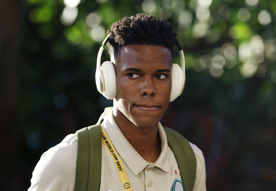 Soccer Football - FIFA Club World Cup - Group A - Inter Miami CF v Palmeiras - Hard Rock Stadium, Miami Gardens, Florida, U.S. - June 23, 2025 Palmeiras' Estevao Willian arrives before the match REUTERS/Marco Bello