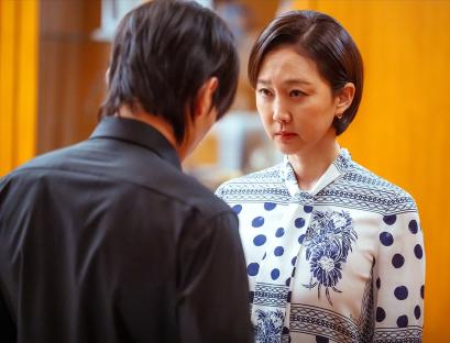 Yum Jung Ah Wields Power Over Dex In New Drama “The Defects” 6