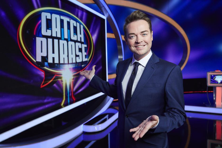 Stephen Mulhern on the set of Catchphrase.