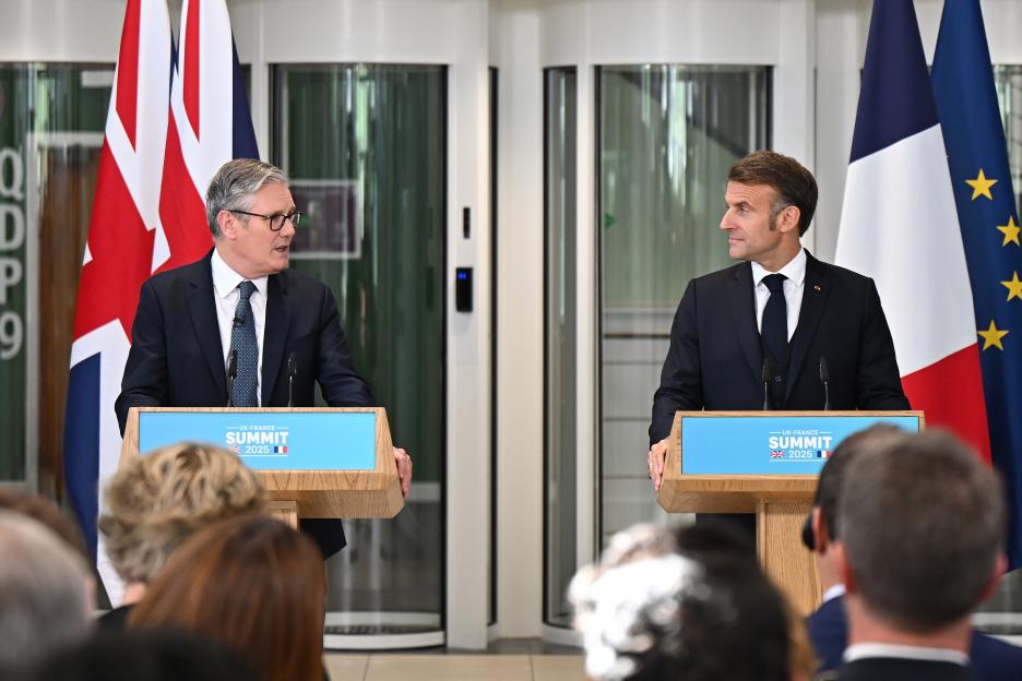 Keir Starmer and Emmanuel Macron at a press conference.