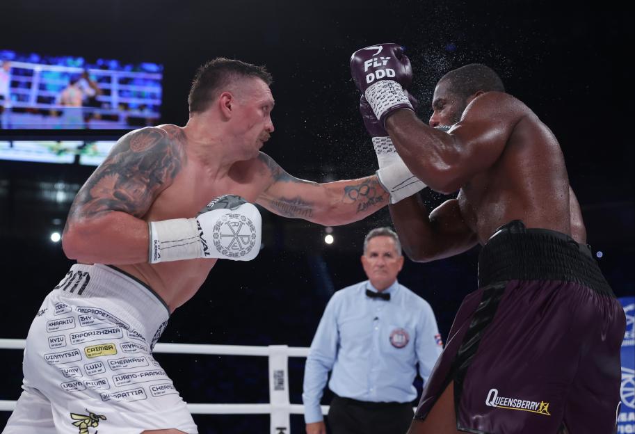 Oleksandr Usyk boxing Daniel Dubois.