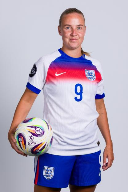 LONDON, ENGLAND - JUNE 24: Beth Mead of England poses for a portrait during the Official UEFA Women's EURO 2025 Portrait Session on June 24, 2025 in London, England. (Photo by Pat Elmont - UEFA/UEFA via Getty Images)
