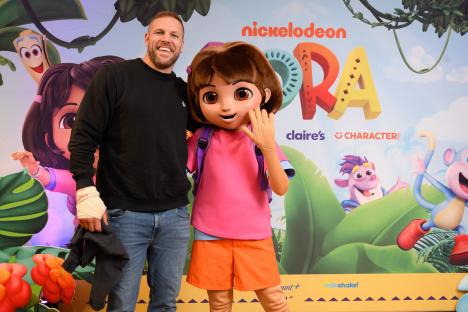 James Haskell with Dora the Explorer at a Nickelodeon event.
